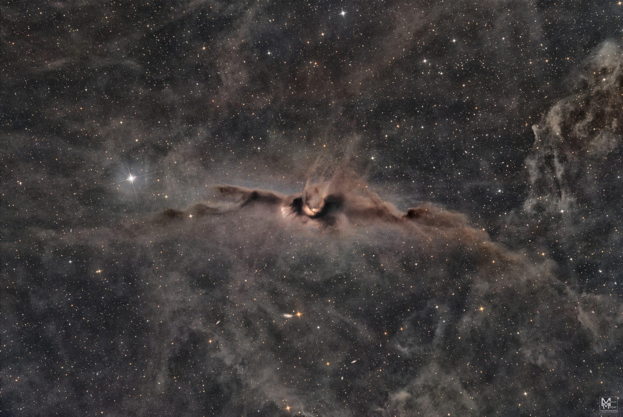 LDN 43 Bat Nebula - hochauflösende Astrofotografie